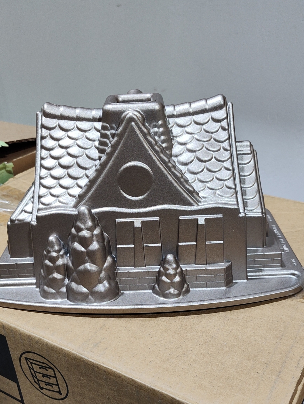 Nordicware- Gingerbread House- New